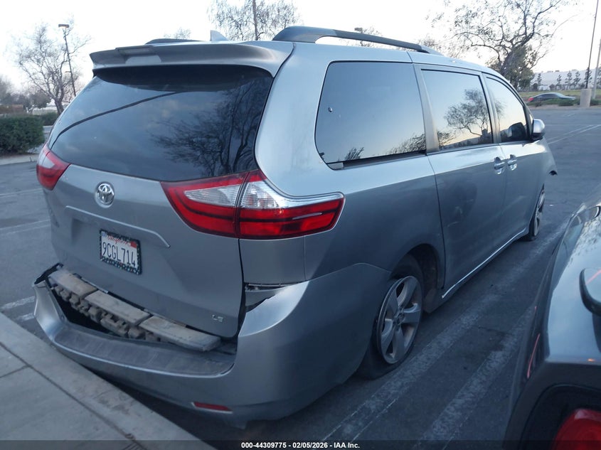 2018 Toyota Sienna Le 8 Passenger