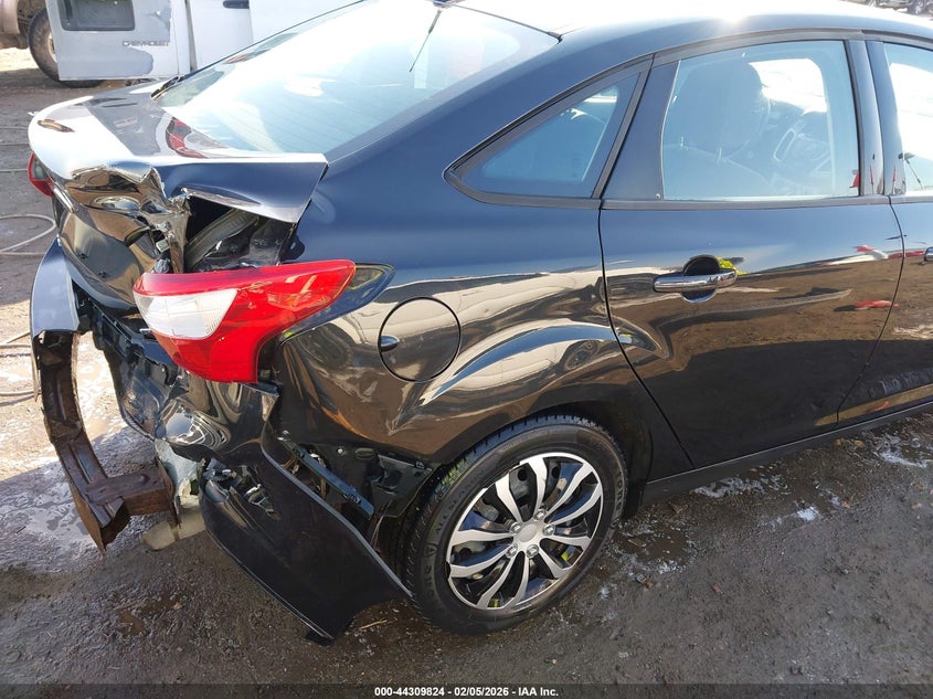 2012 Ford Focus Se VIN: 1FAHP3F25CL405305 Lot: 44309824