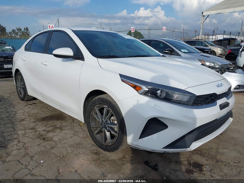 2023 Kia Forte Lxs