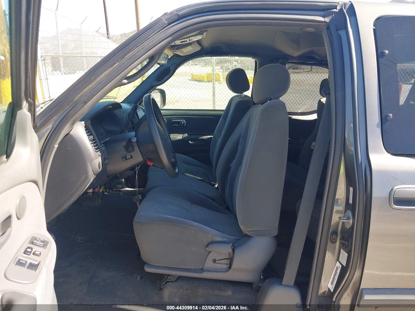 2004 Toyota Tundra Sr5