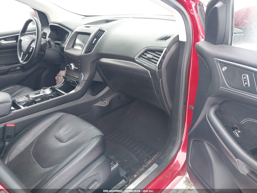 2020 Ford Edge Titanium