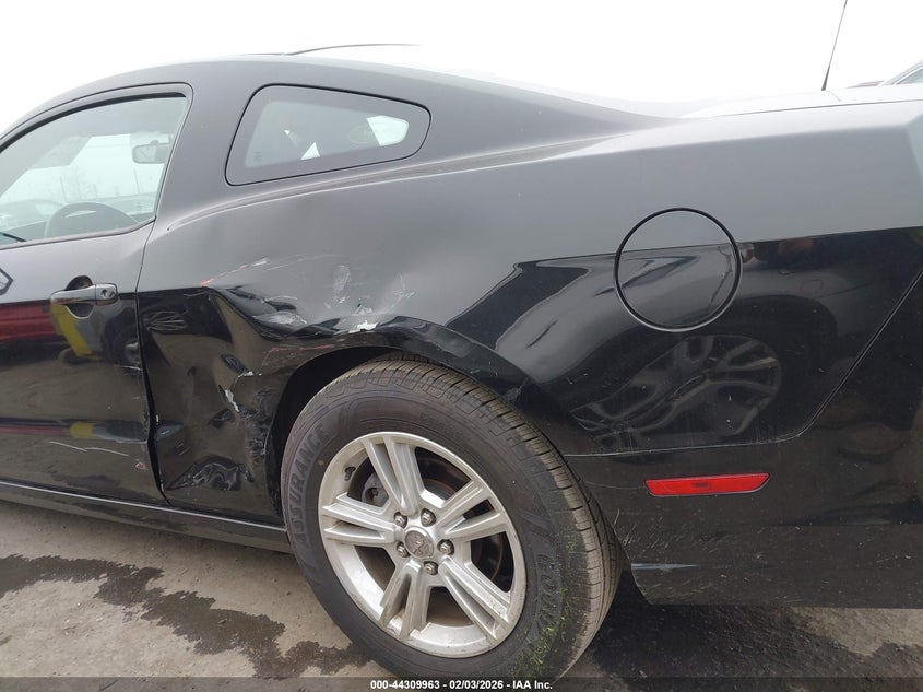 2014 FORD MUSTANG auction photo 6