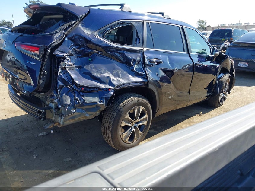 2025 Toyota Highlander Hybrid Xle