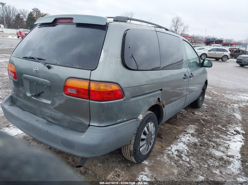 1998 Toyota Sienna Le