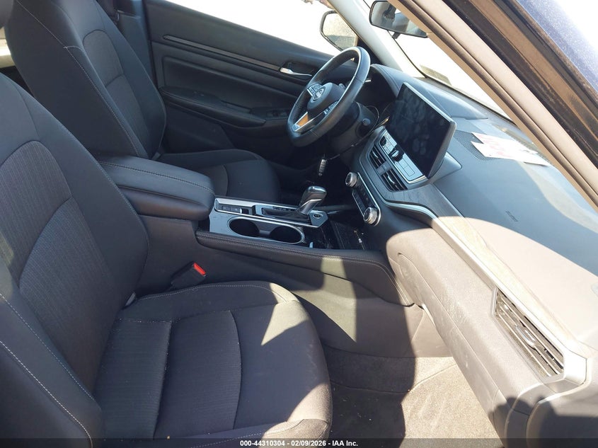 2024 Nissan Altima Sv Fwd