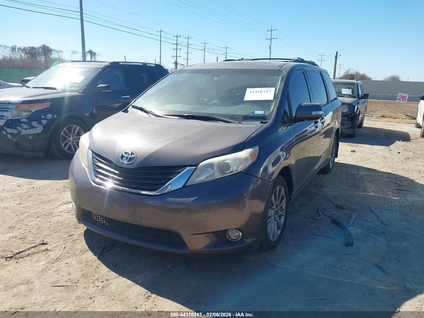2013 Toyota Sienna Limited 7 Passenger