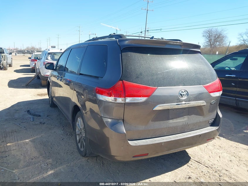 2013 Toyota Sienna Limited 7 Passenger