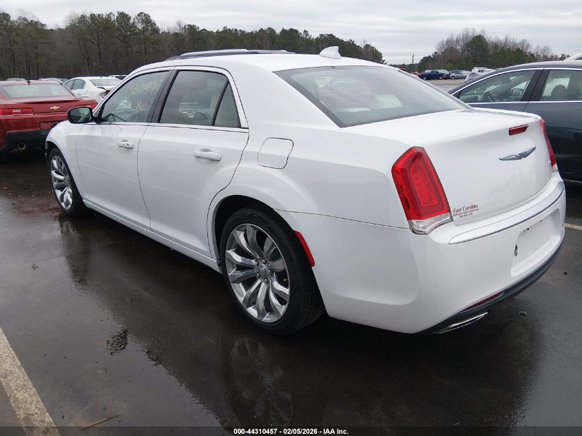 2018 Chrysler 300 Touring