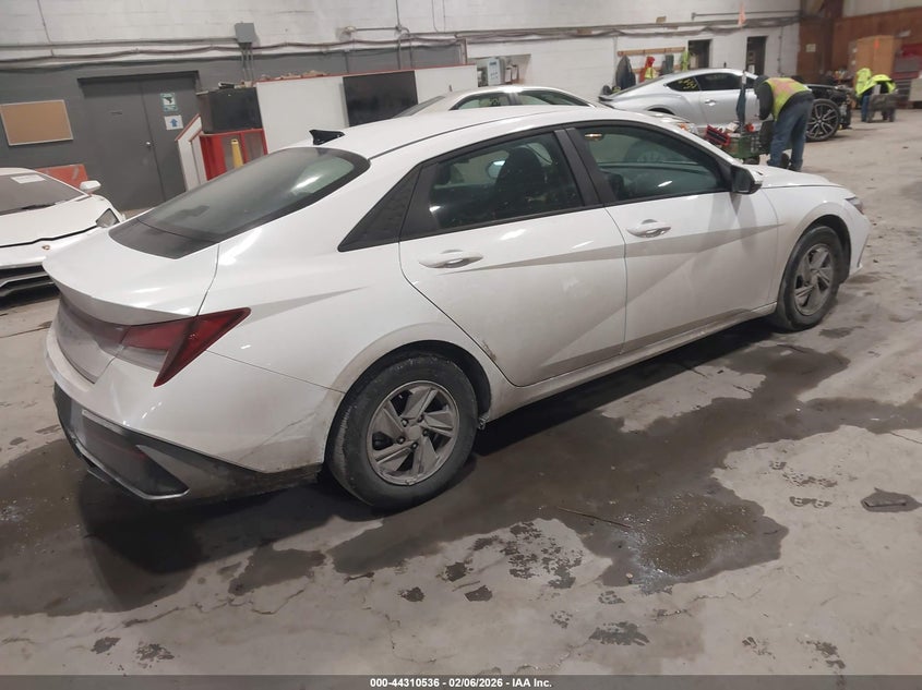 2025 Hyundai Elantra Se