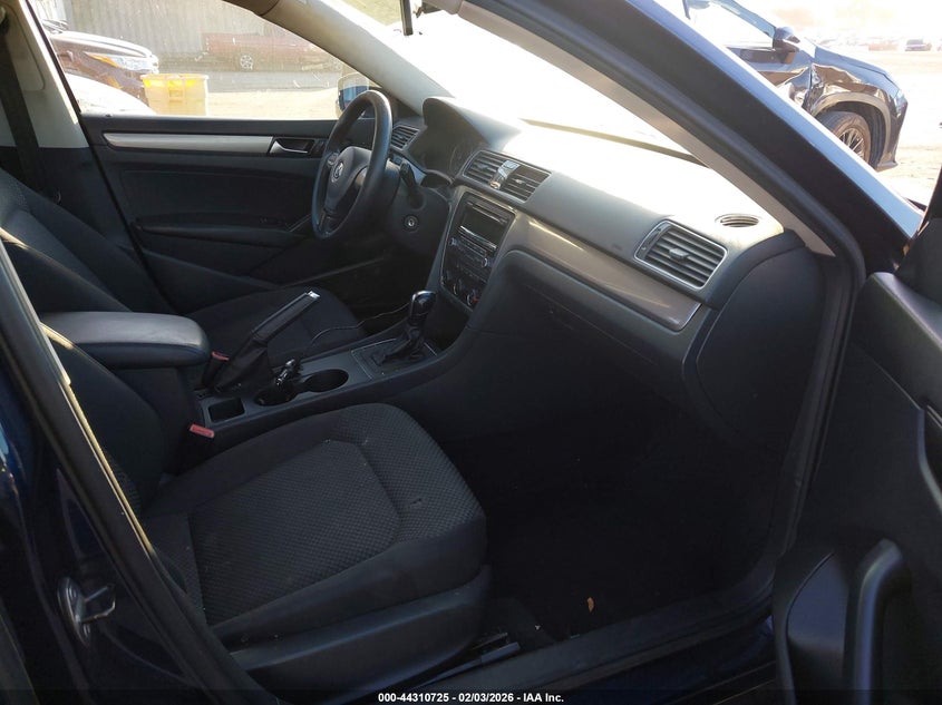 2013 Volkswagen Passat S