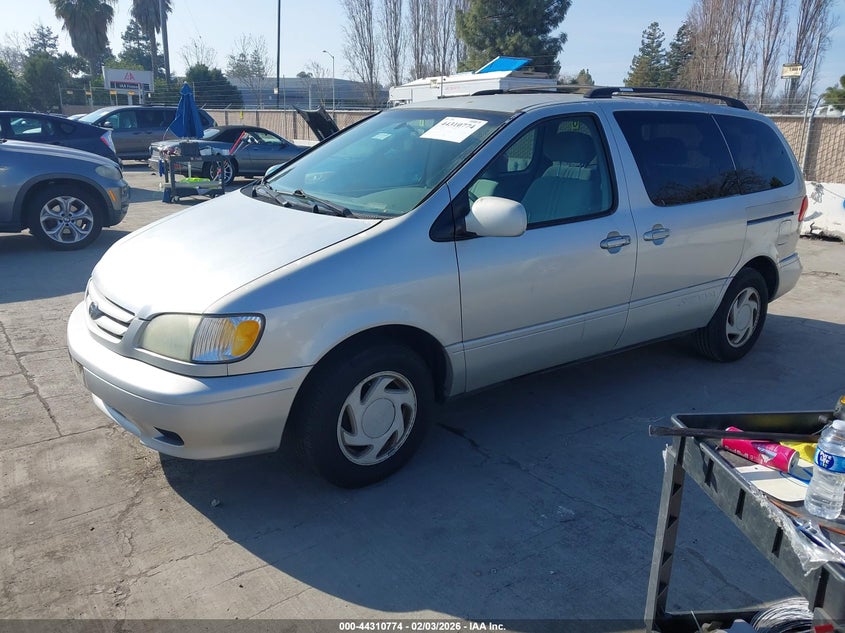 2002 Toyota Sienna Le