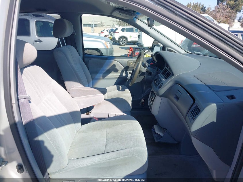 2002 Toyota Sienna Le