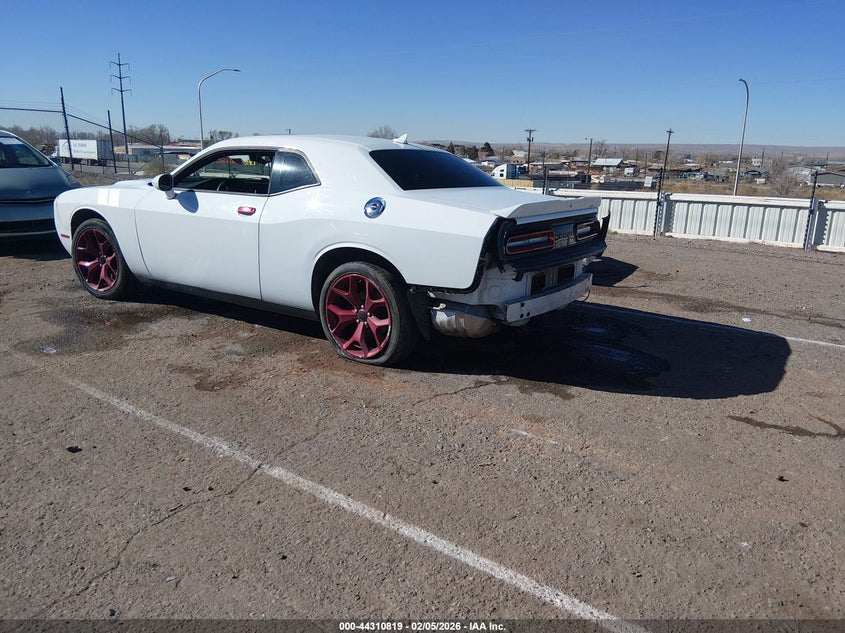 2C3CDZBG0FH850736 2015 Dodge Challenger 3.6 Sxt Plus white