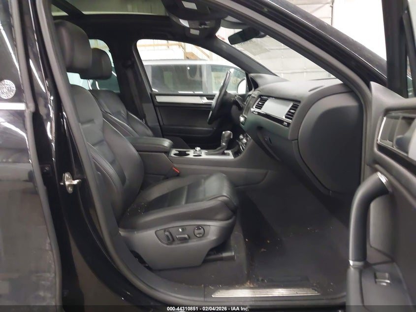 2017 Volkswagen Touareg V6 Wolfsburg Edition