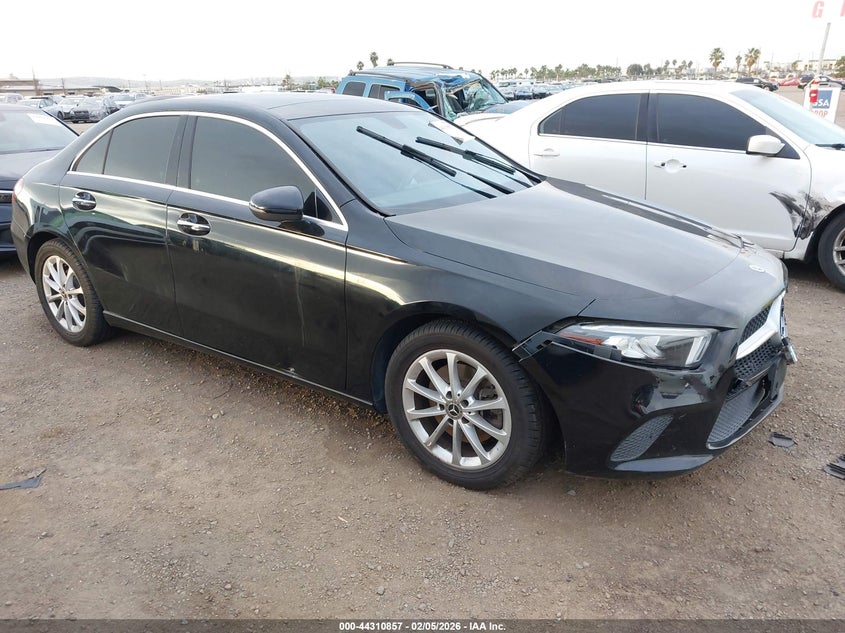 2021 Mercedes-Benz A 220