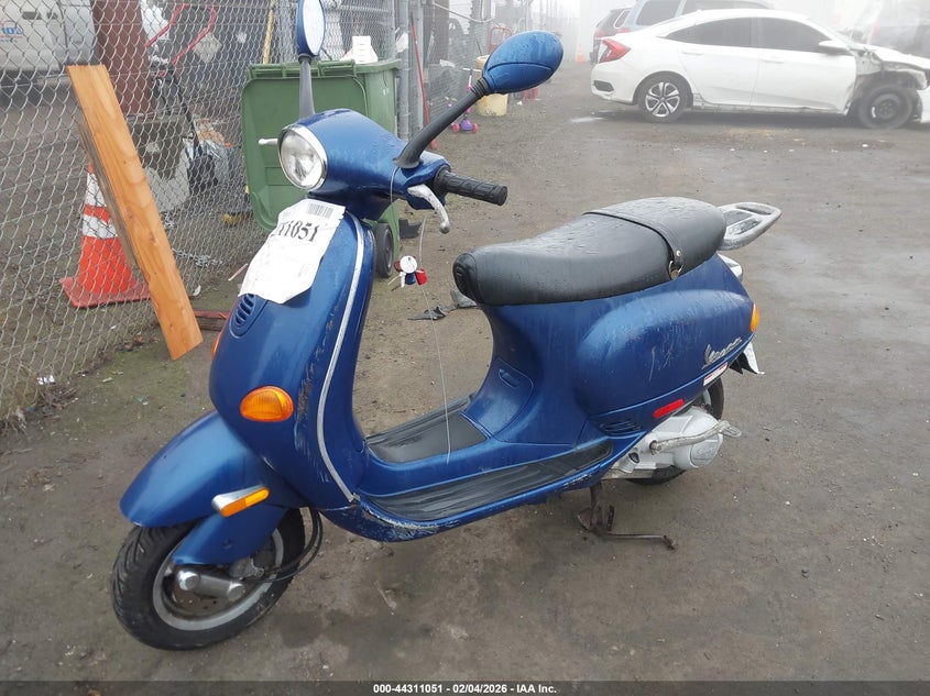 2005 VESPA M198F auction photo 2