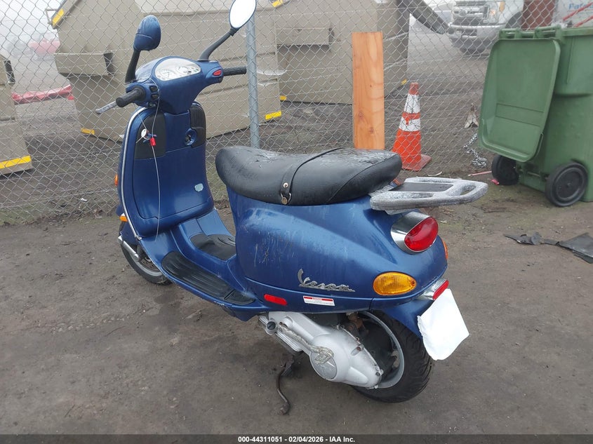 2005 VESPA M198F auction photo 3