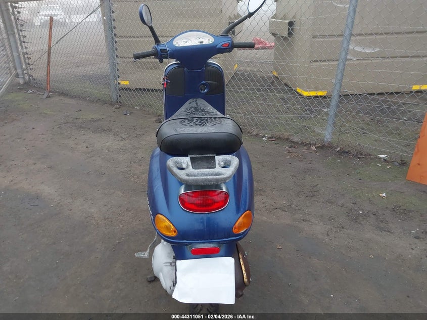2005 VESPA M198F auction photo 6