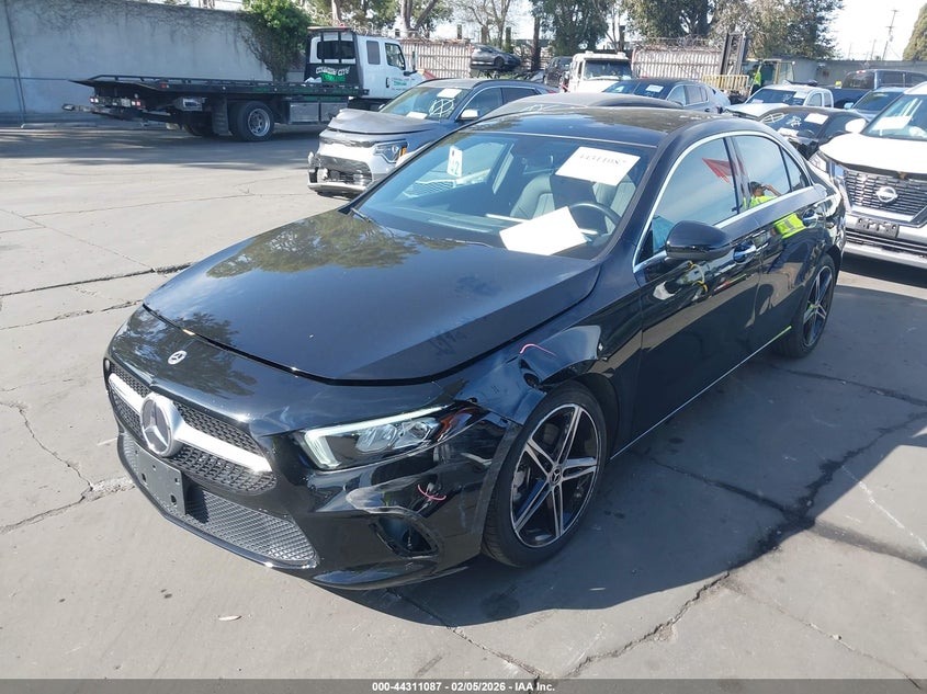 2022 Mercedes-Benz A 220