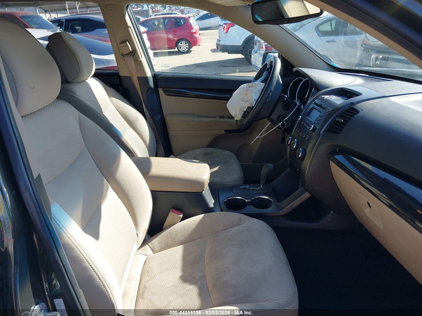 2012 KIA SORENTO auction photo 5