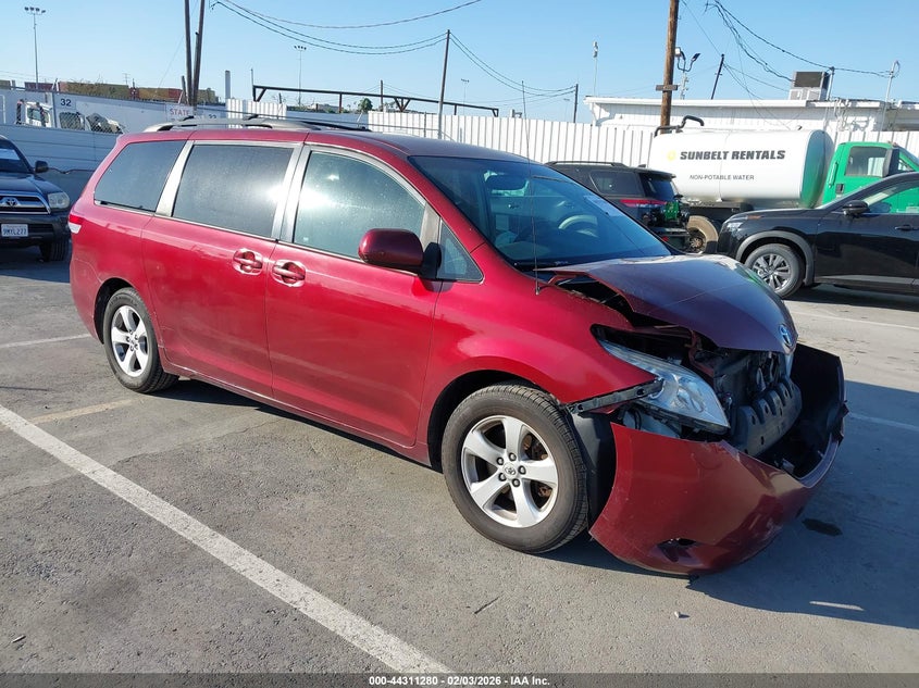2012 TOYOTA SIENNA LE V6 8 PASSENGER