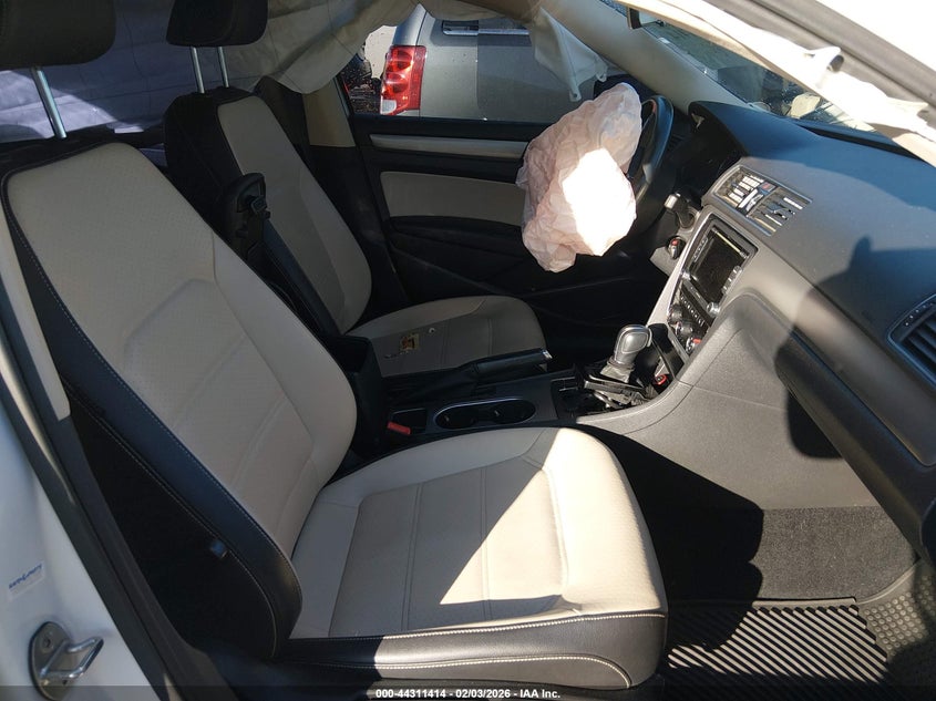 2015 Volkswagen Passat 1.8T Se