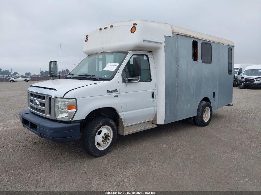 2013 Ford E-350 Cutaway