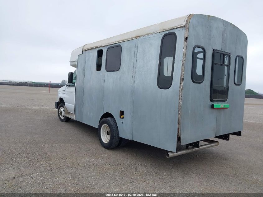 2013 Ford E-350 Cutaway