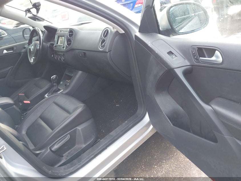 2016 Volkswagen Tiguan R-Line/S/Se/Sel