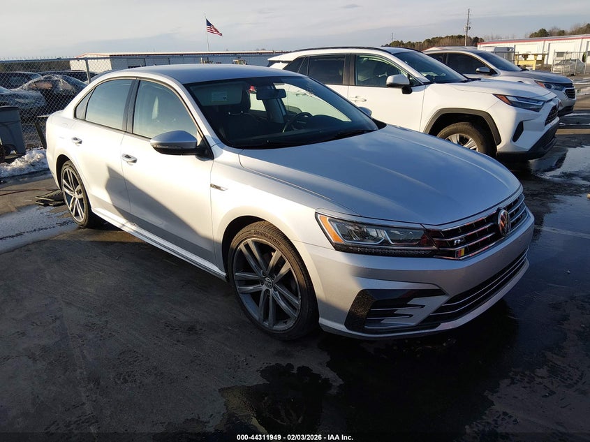 2018 Volkswagen Passat 2.0T R-Line/2.0T S