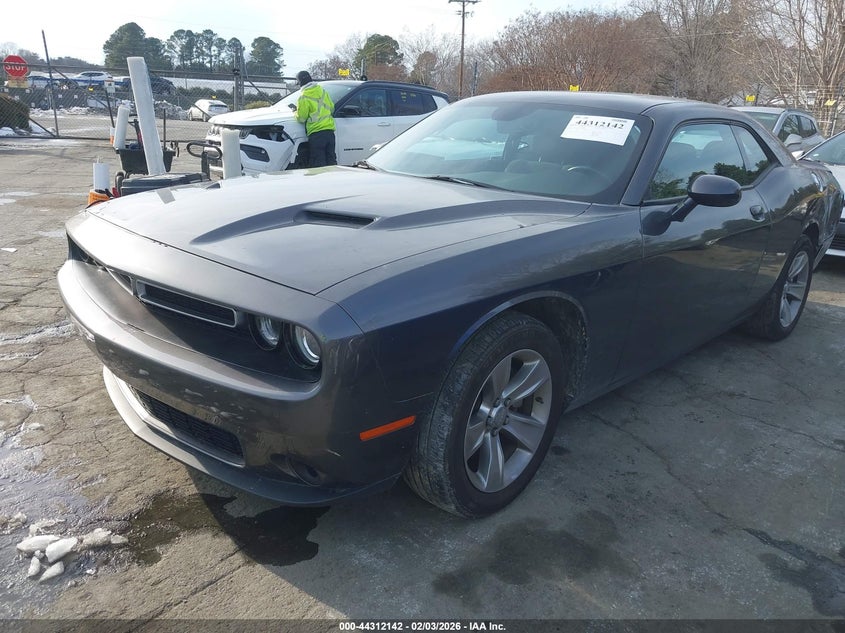 2021 Dodge Challenger Sxt