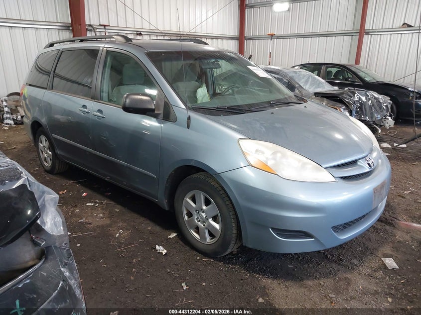 2010 Toyota Sienna Le