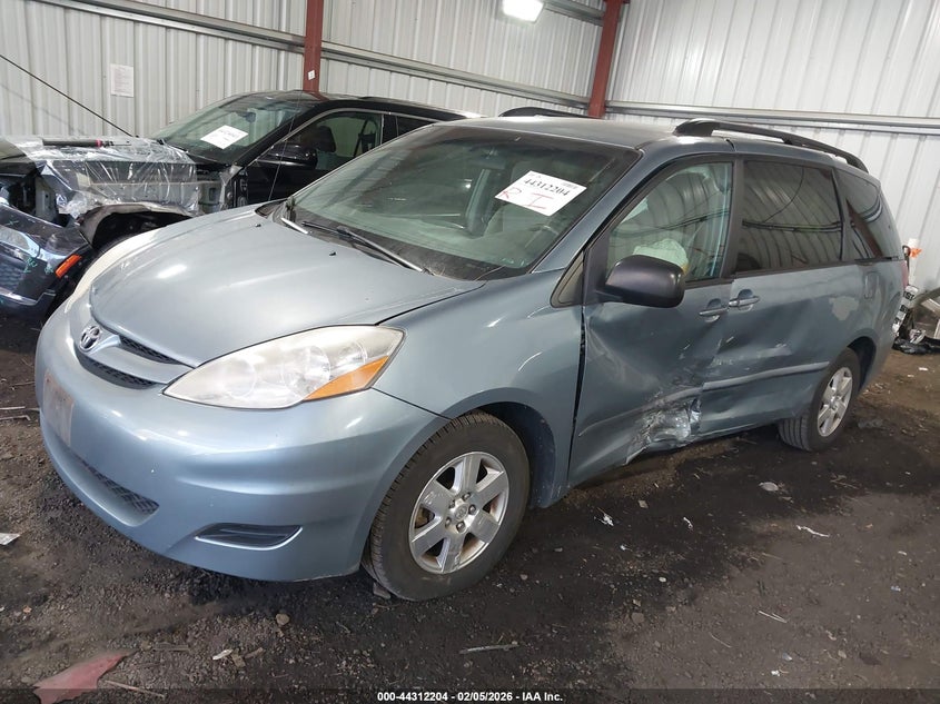 2010 Toyota Sienna Le