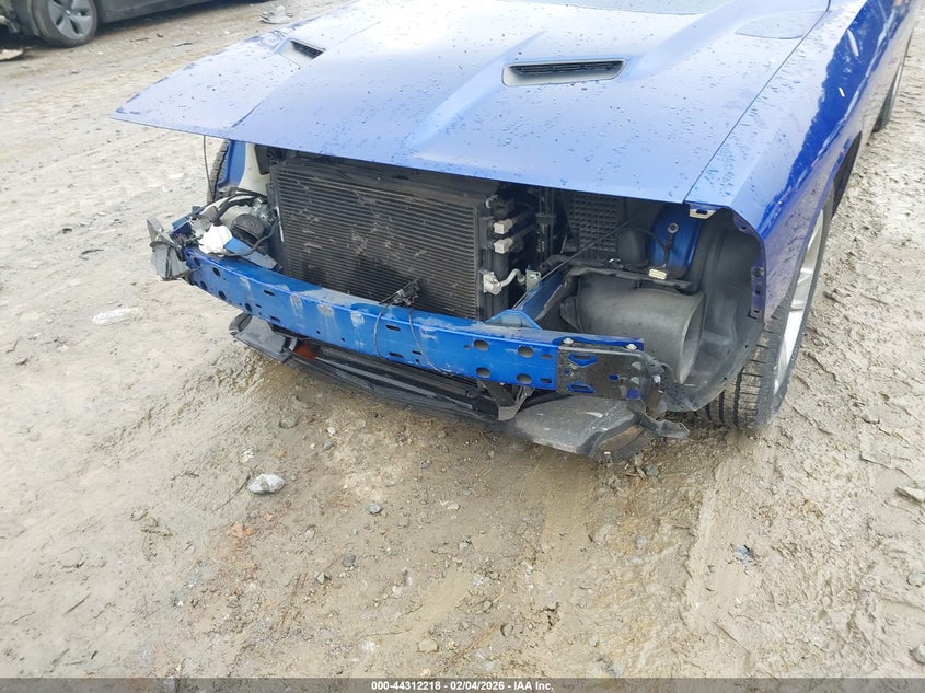 2C3CDZAG5JH219894 2018 Dodge Challenger 3.6 Sxt blue