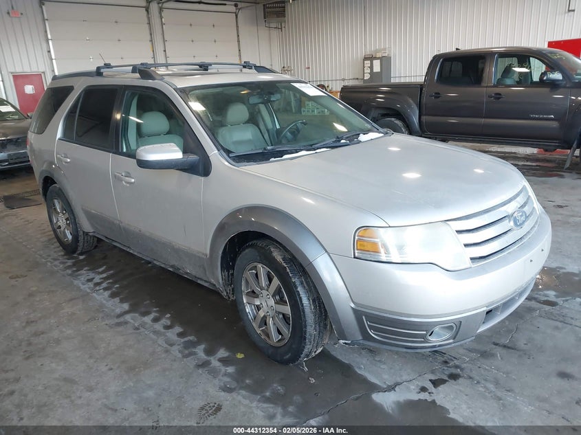 1FMDK05W18GA20703 FORD TAURUS X Photo 1
