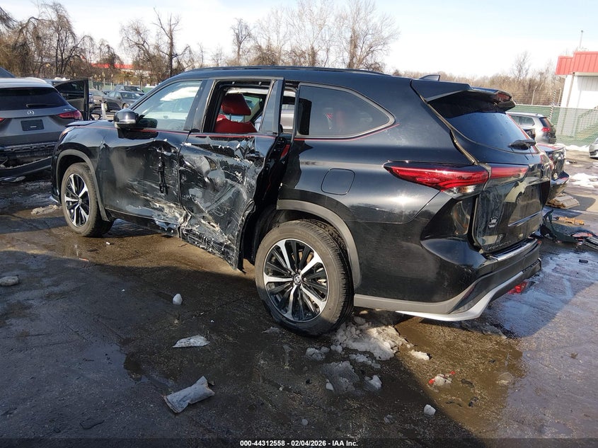 2022 Toyota Highlander Xse