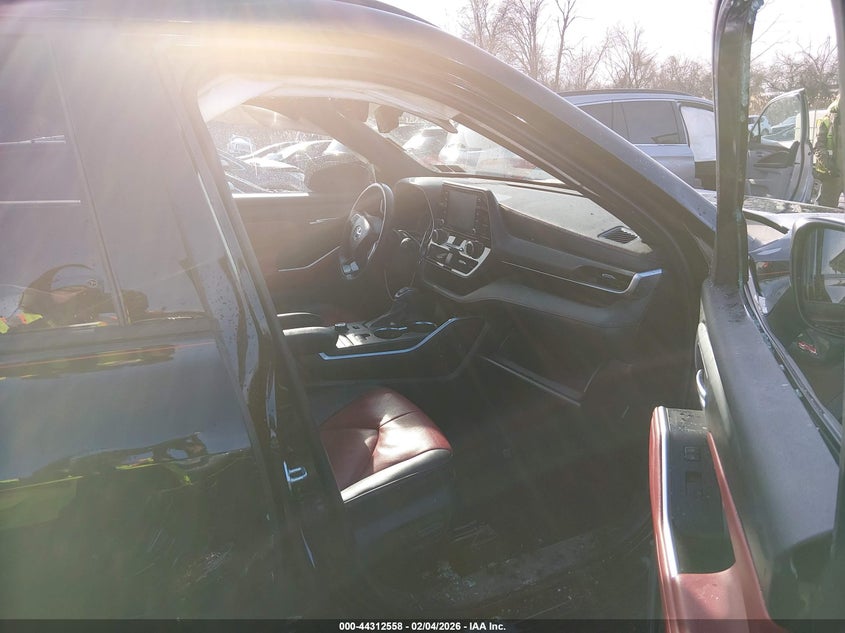 2022 Toyota Highlander Xse