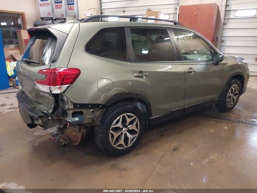 2020 Subaru Forester 2.5 Premium green Lot 111044312687 Vin JF2SKAJC0LH449252