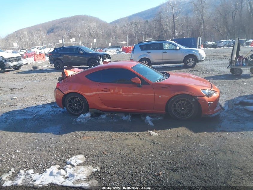 2017 Toyota 86 VIN: JF1ZNAA10H8706636 Lot: 44312723