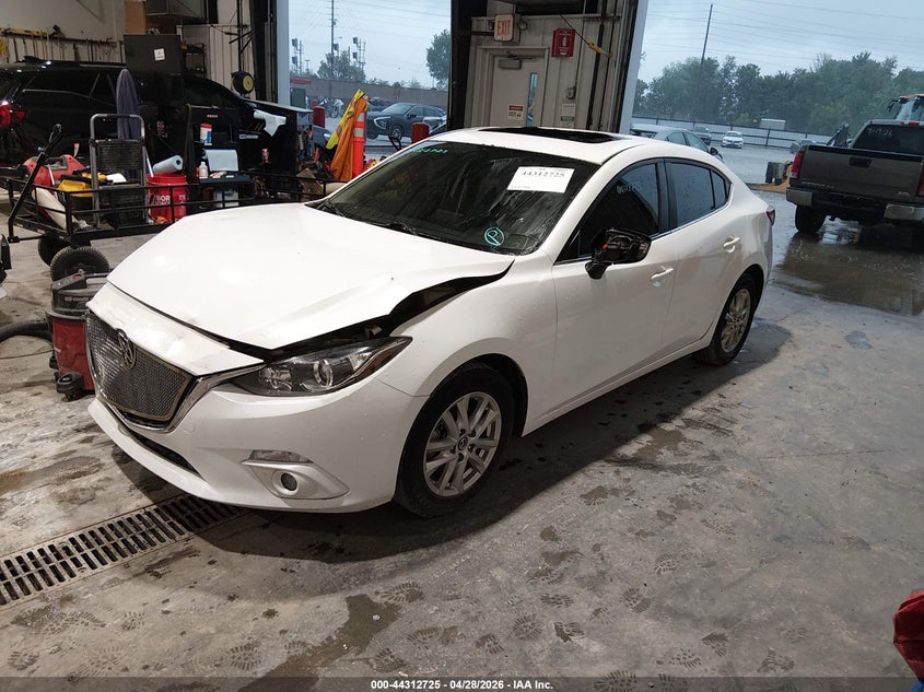 2016 MAZDA MAZDA3 auction photo 2