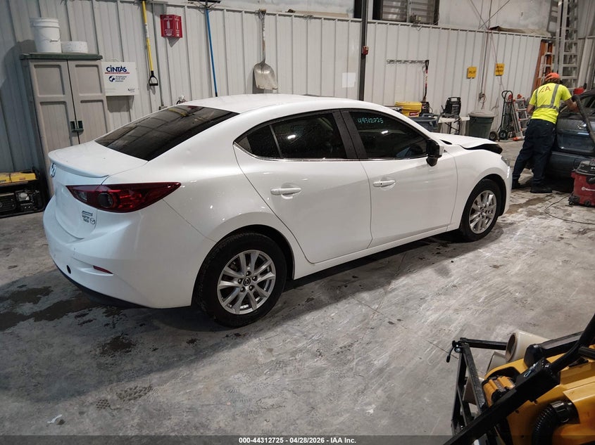 2016 MAZDA MAZDA3 auction photo 4