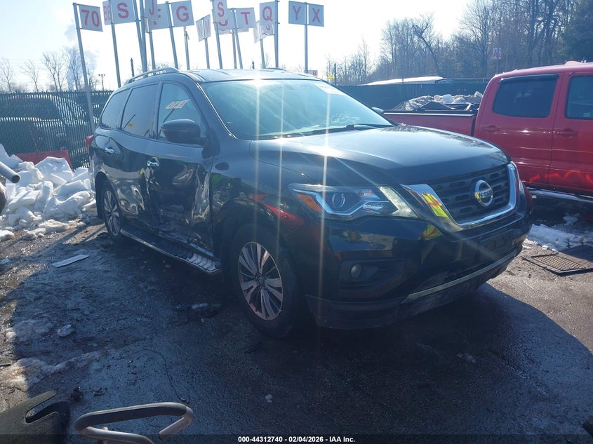 2019 Nissan Pathfinder Sv