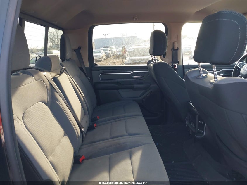 2020 RAM 1500 - vista 8