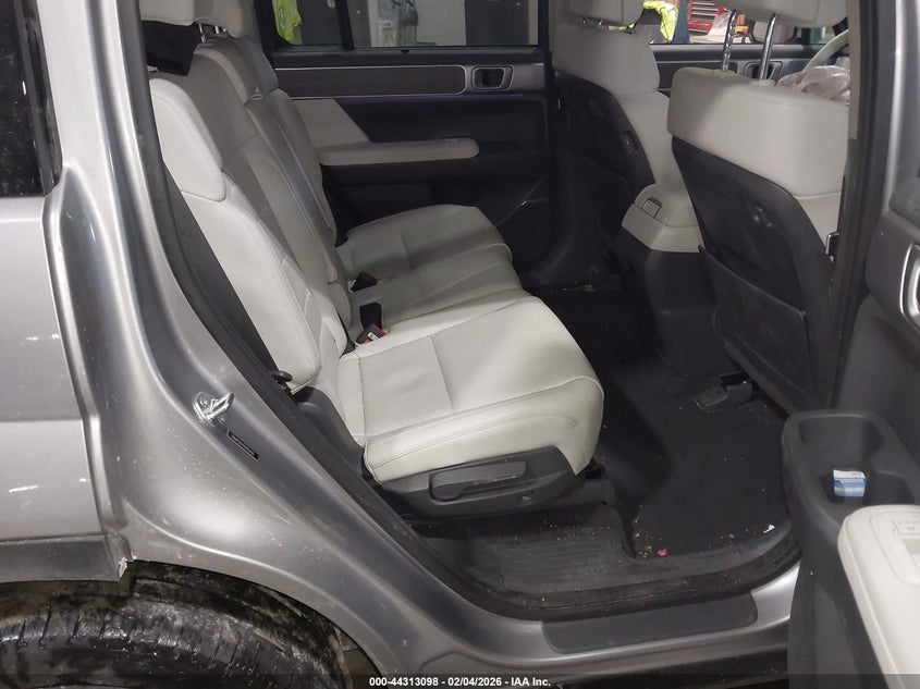 VIN 5NMP3DG11SH026430 2025 HYUNDAI SANTA FE HYBRID LIMITED