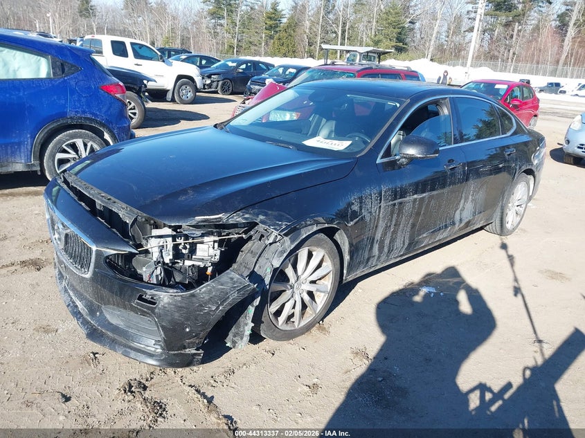 2018 Volvo S90 T6 Momentum
