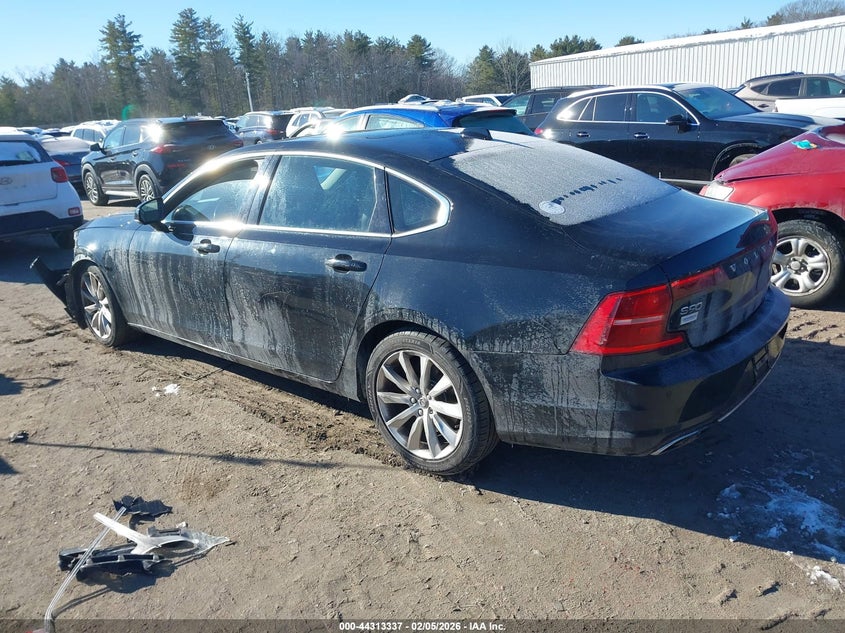2018 Volvo S90 T6 Momentum