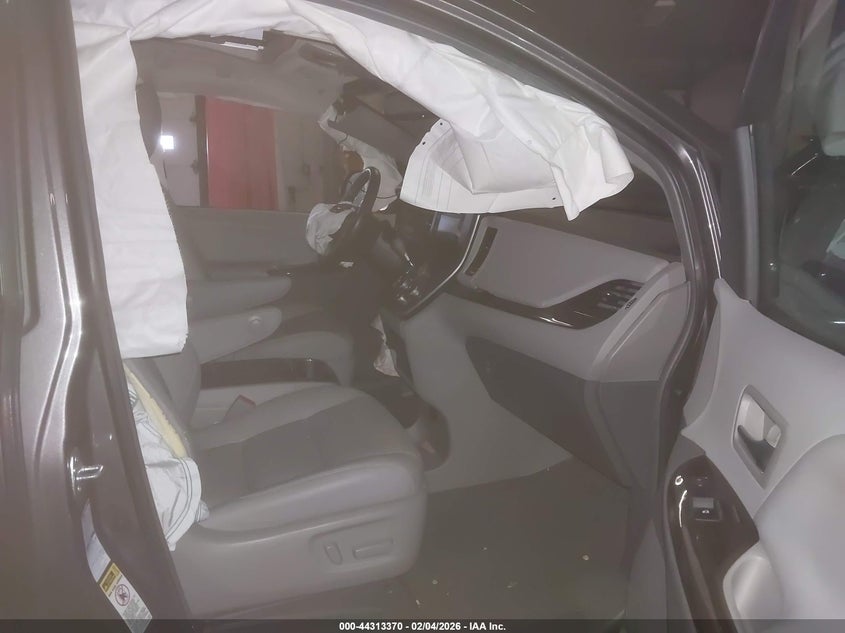 2017 Toyota Sienna Xle Premium 7 Passenger