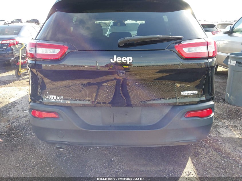 2018 Jeep Cherokee Latitude Fwd VIN: 1C4PJLCB4JD611976 Lot: 44313372