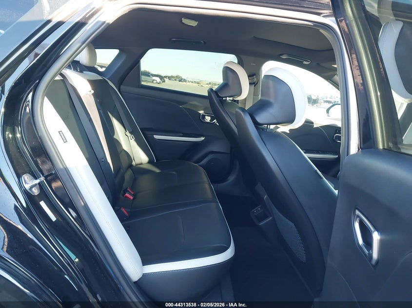 2025 KIA K4 auction photo 8