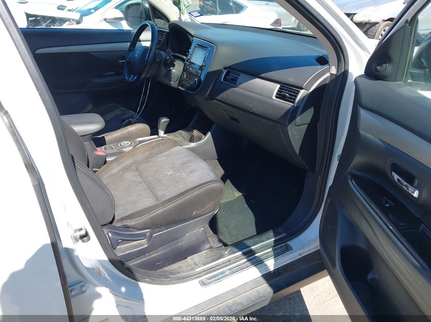 2016 Mitsubishi Outlander Se